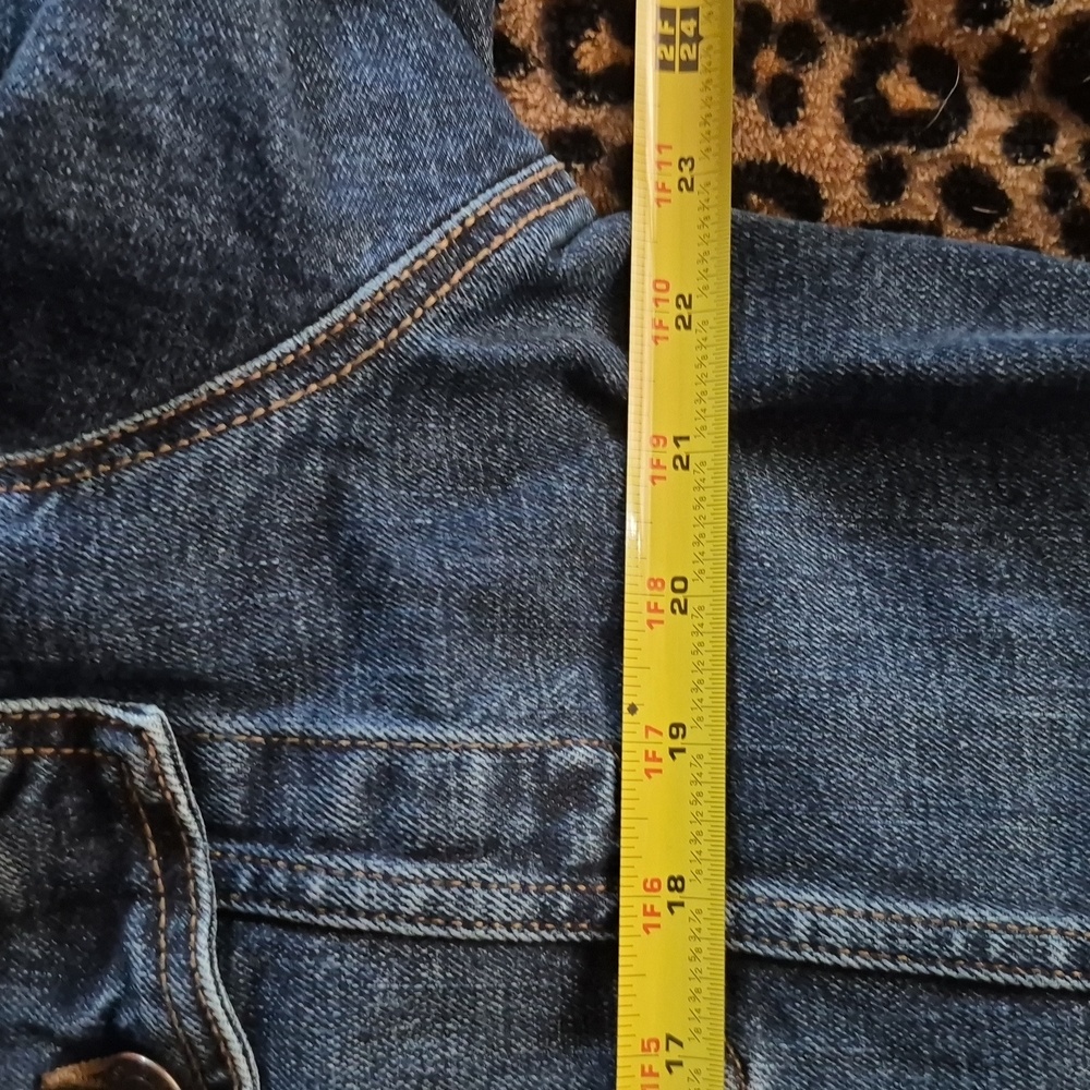 Old Navy Denim Blue Jean Jacket Pockets With Sunflower Detail On Back Cotton XL - Picture 9 of 13